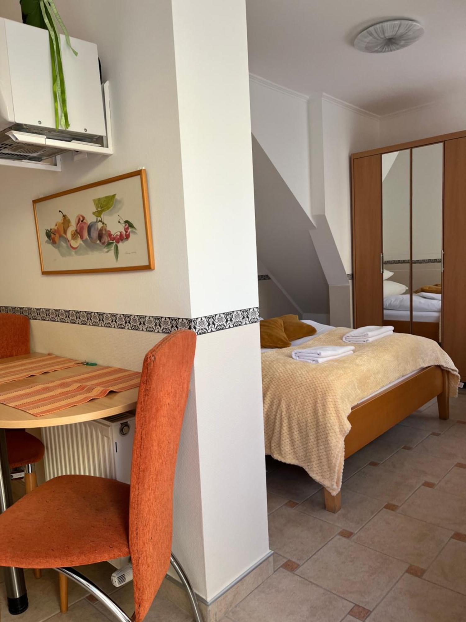 Réka Apartmanház Bük Esterno foto
