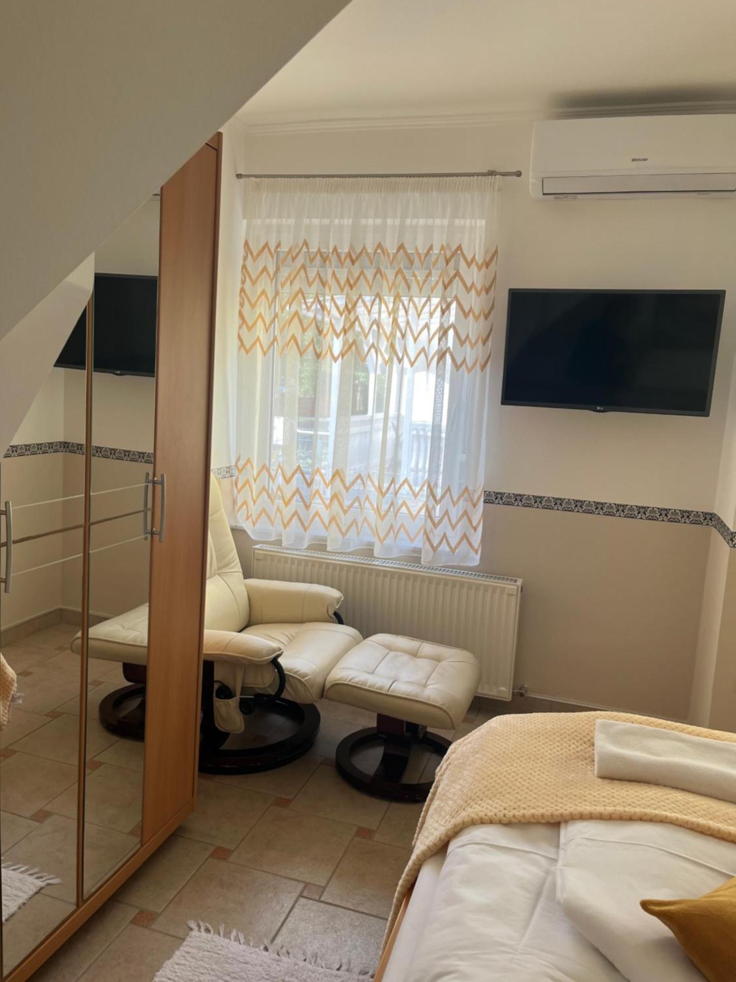 Réka Apartmanház Bük Esterno foto
