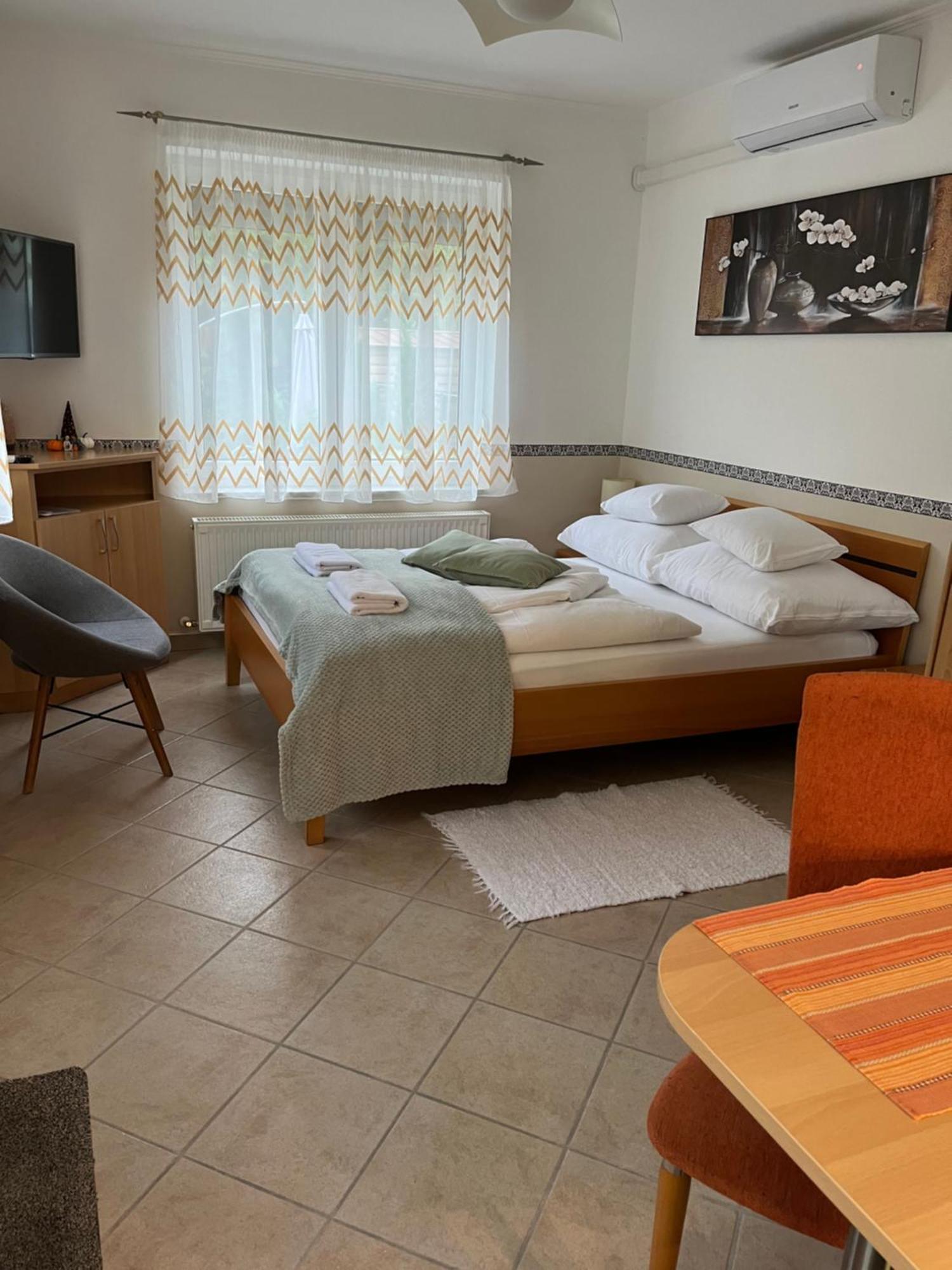 Réka Apartmanház Bük Esterno foto