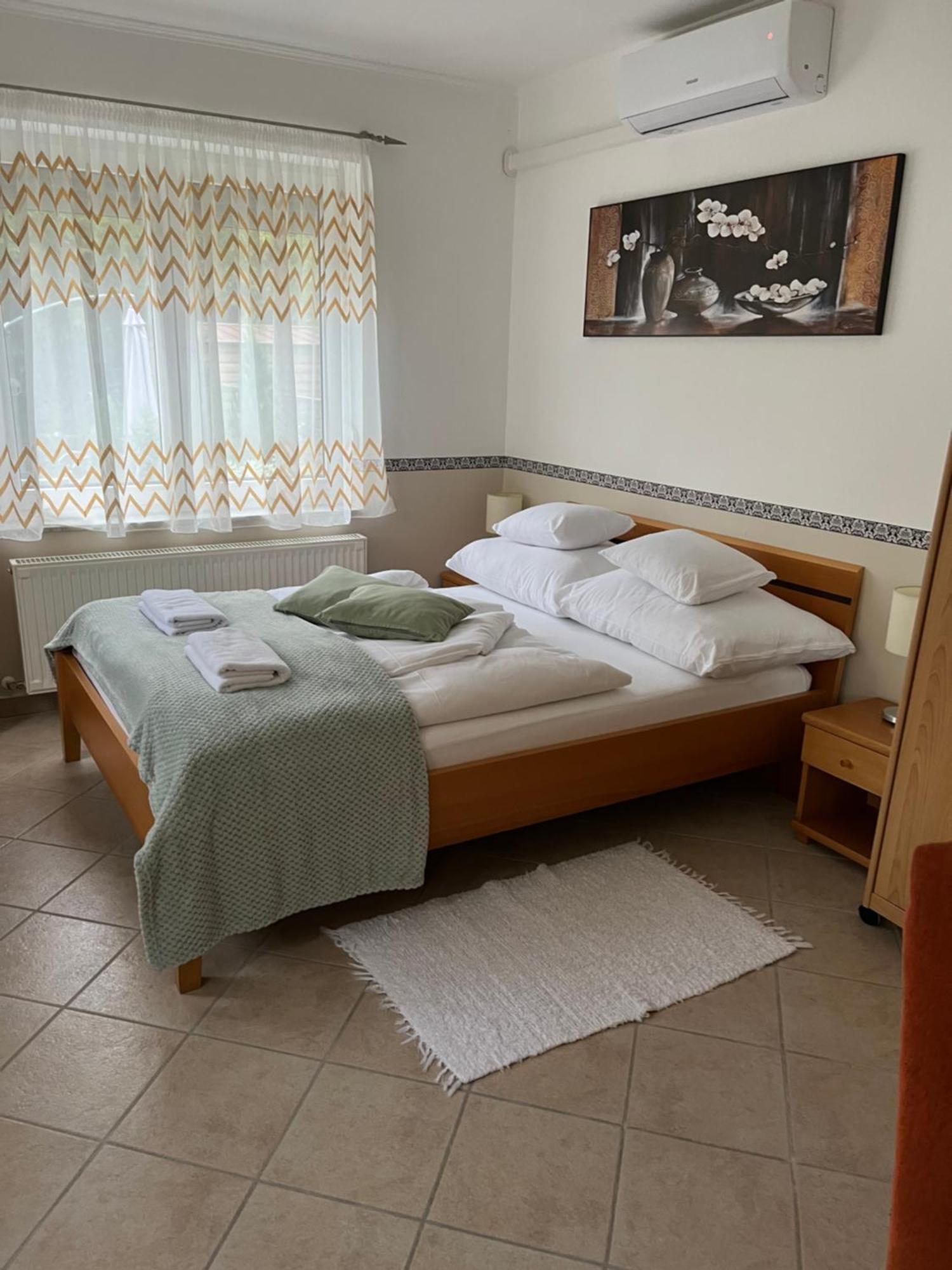 Réka Apartmanház Bük Esterno foto