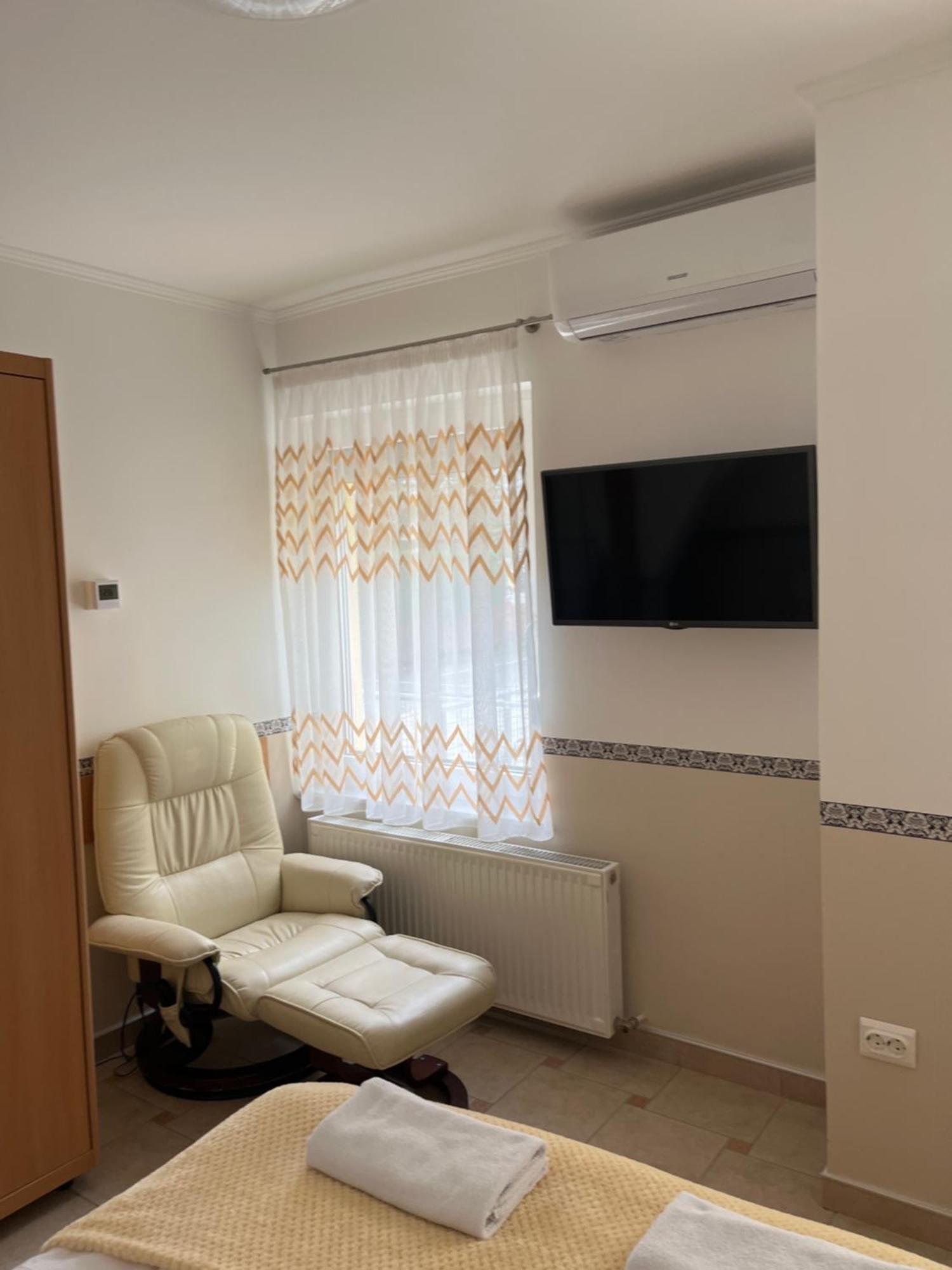 Réka Apartmanház Bük Esterno foto