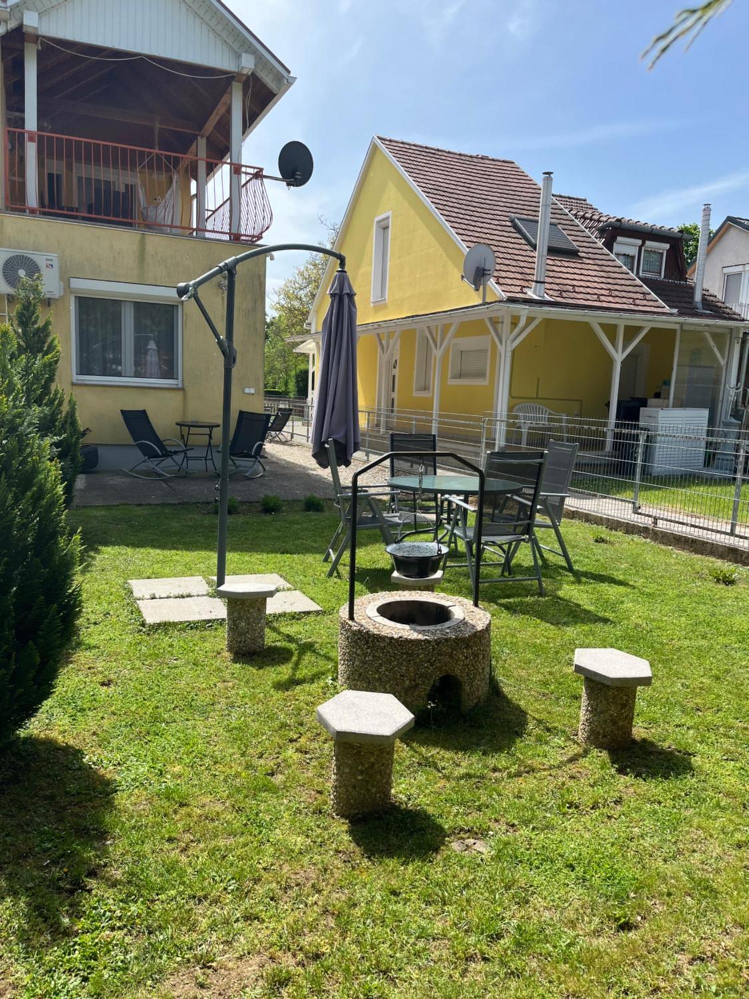 Réka Apartmanház Bük Esterno foto